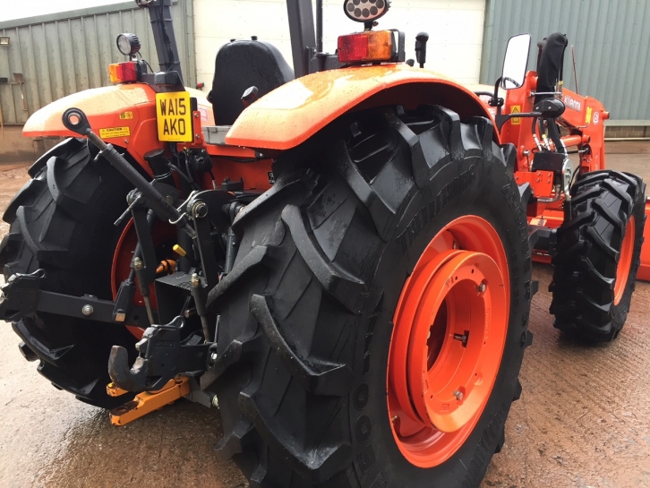 Kubota M6060