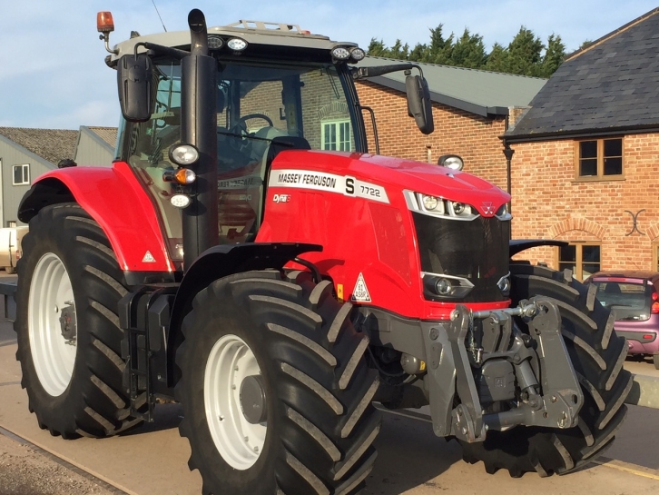 Massey Ferguson 7722S Exclusive