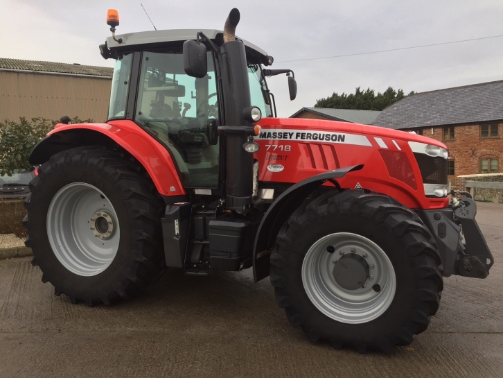 Massey Ferguson 7718 Dyna-VT Exclusive