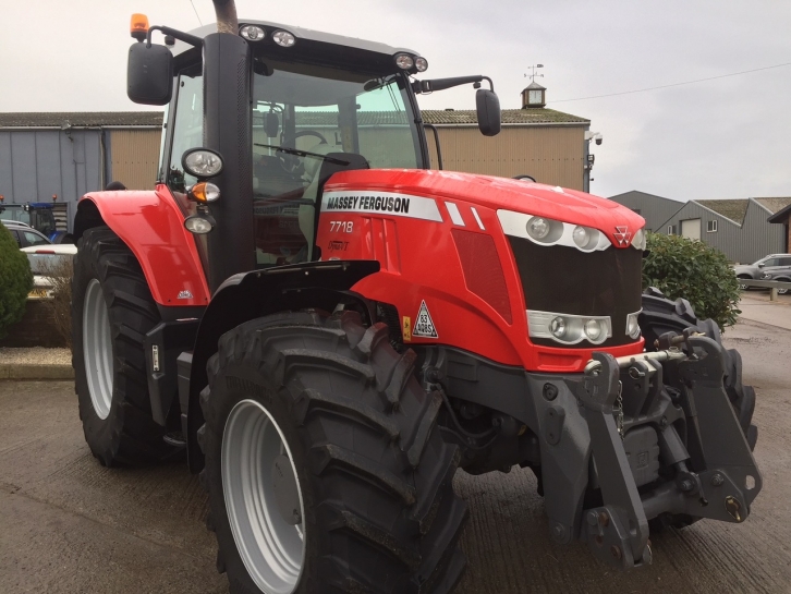 Massey Ferguson 7718 Dyna-VT Exclusive
