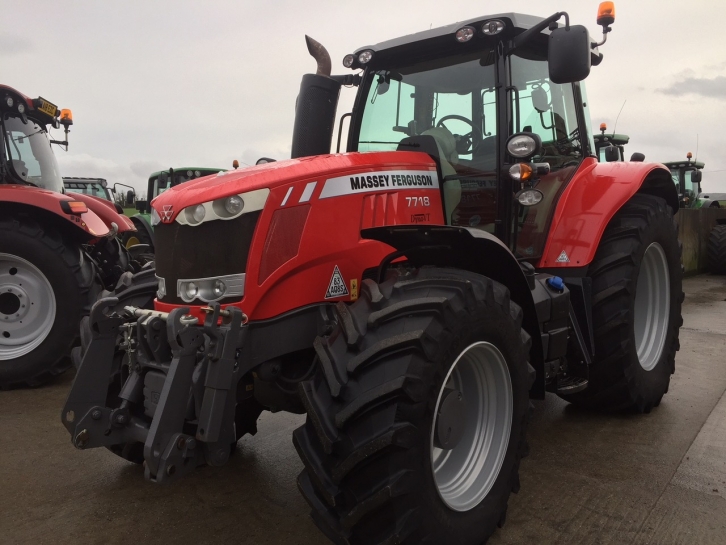 Massey Ferguson 7718 Dyna-VT Exclusive