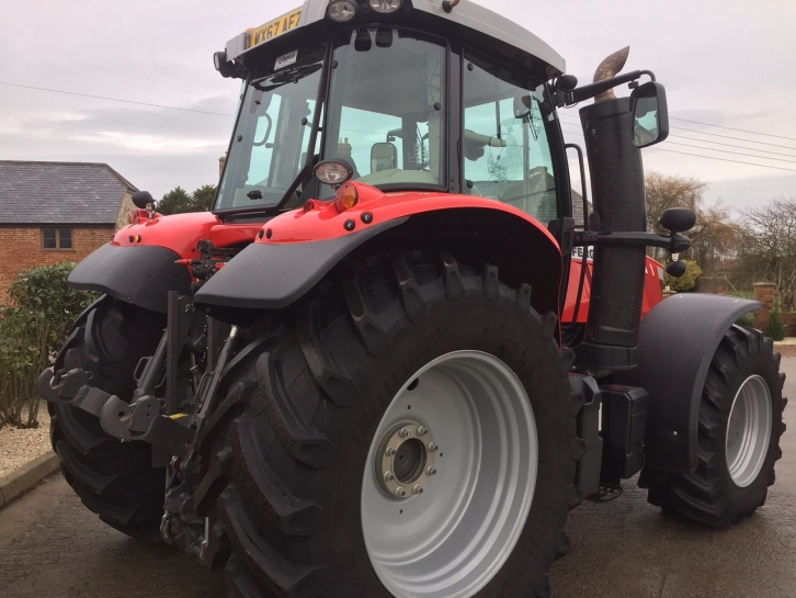 Massey Ferguson 7718 Dyna-VT Exclusive