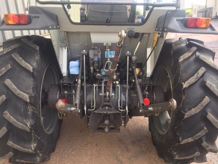 Massey Ferguson 352