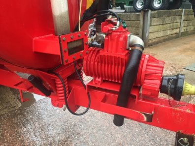 Redrock 3500 Gallon vacuum tanker
