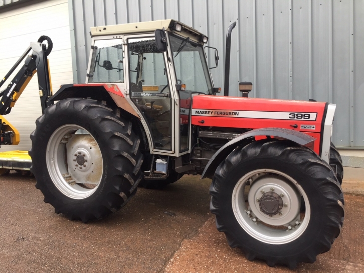 Massey Ferguson 399