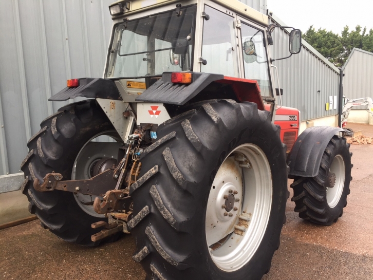 Massey Ferguson 399