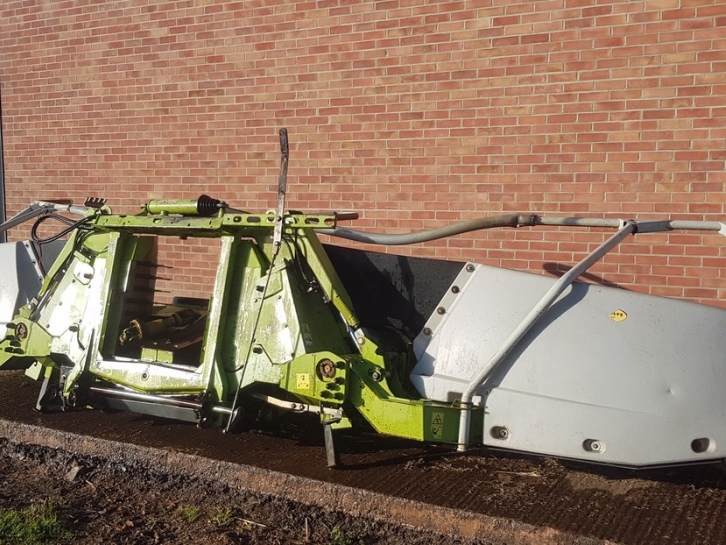 Claas Orbis 600 8 row maize header