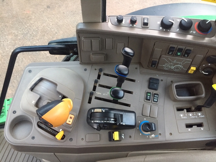 John Deere 6155M