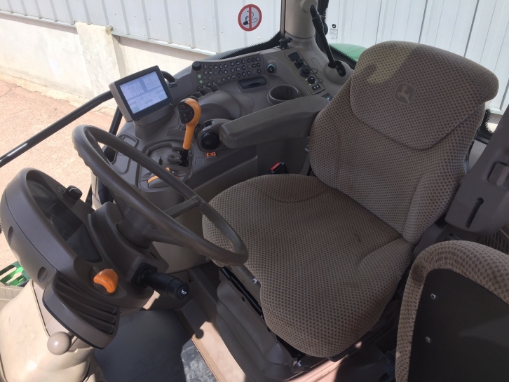 John Deere 6175R