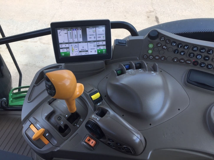 John Deere 6175R