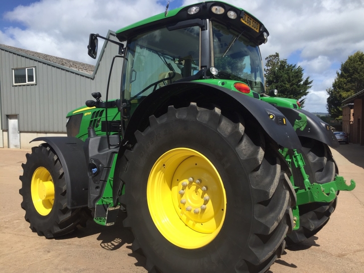 John Deere 6175R
