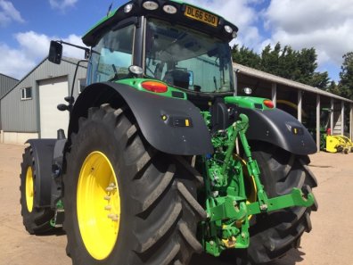 John Deere 6175R