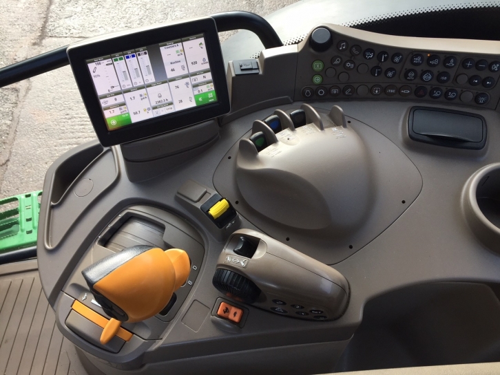 John Deere 6195R
