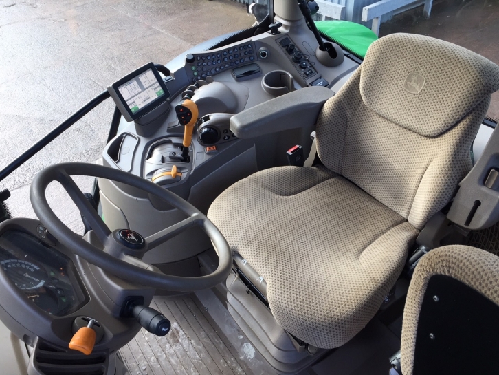 John Deere 6195R