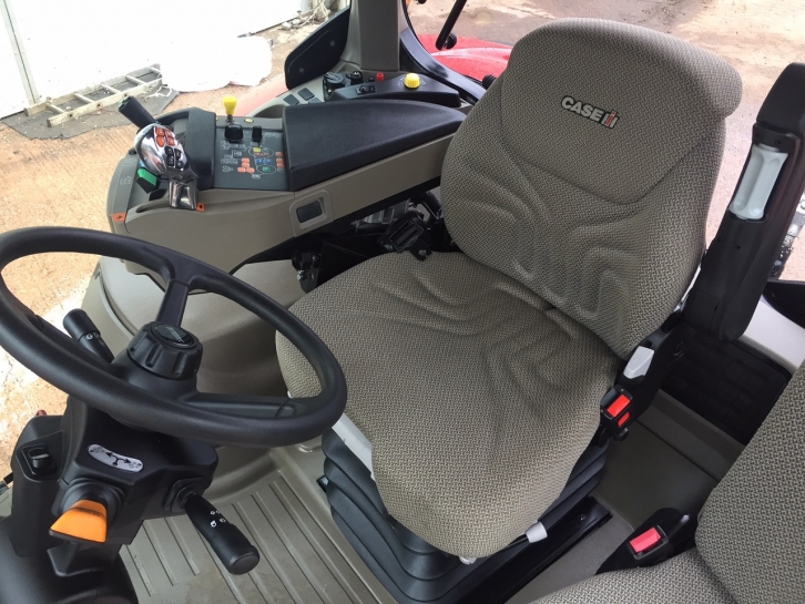 Case Puma 220