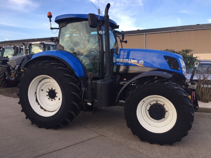 New Holland T7.250