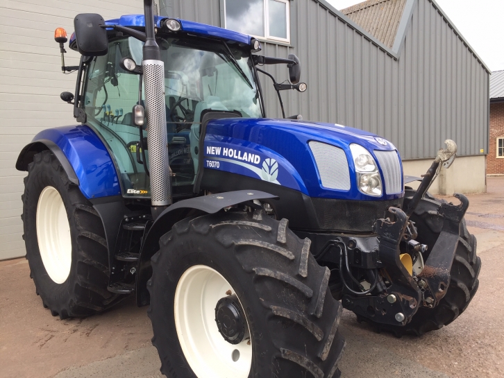 New Holland T6070