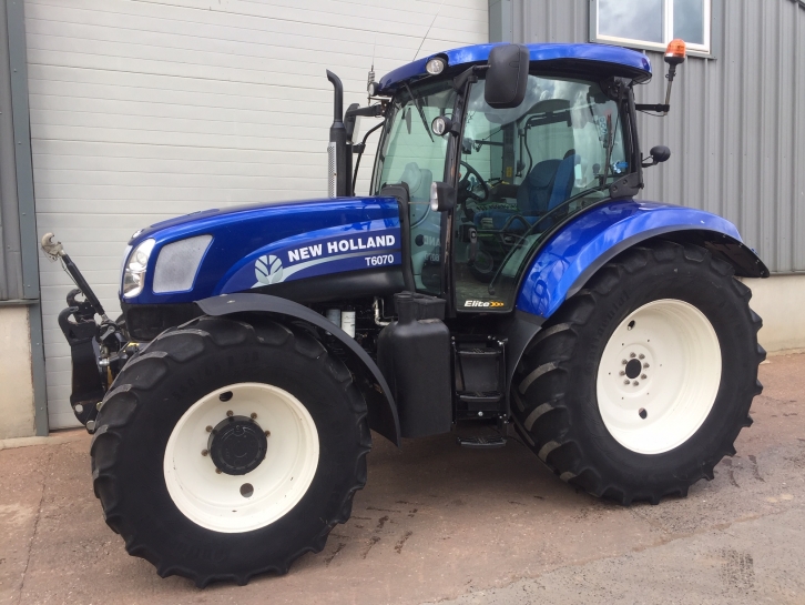 New Holland T6070
