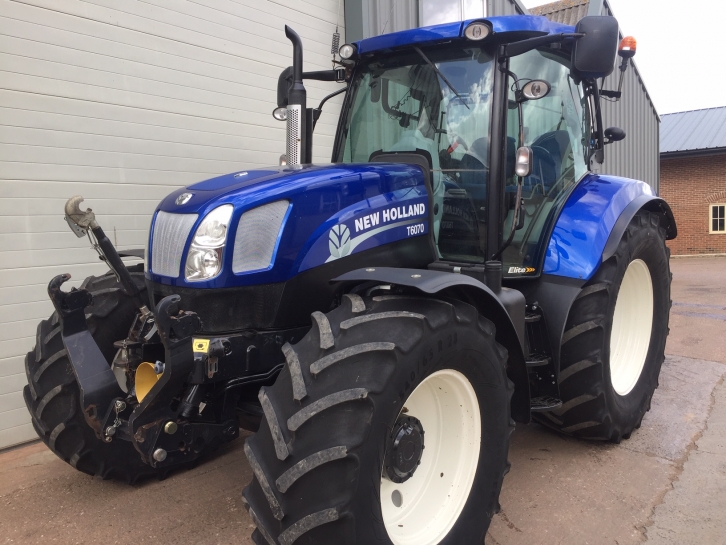 New Holland T6070