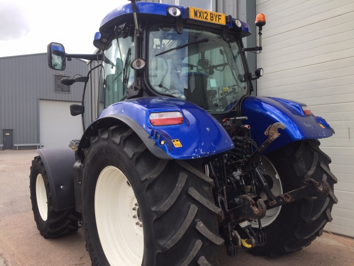 New Holland T6070