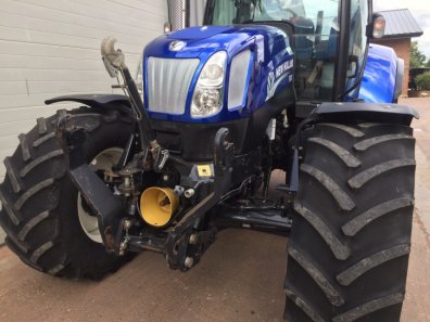 New Holland T6070