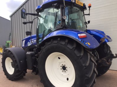 New Holland T6070