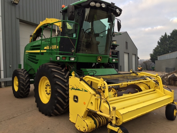 John Deere 7750i forager