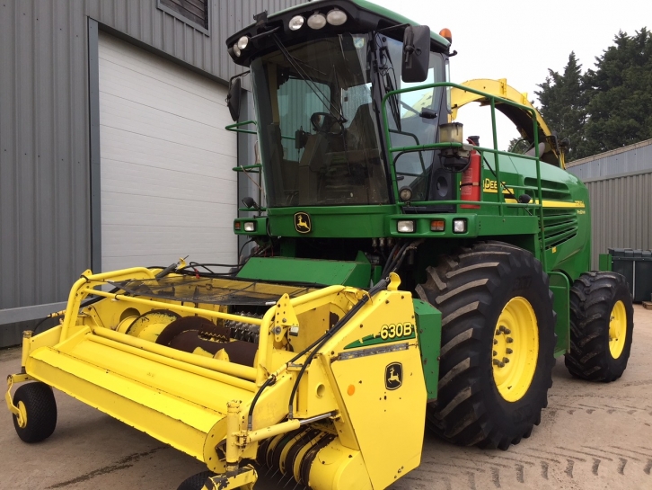 John Deere 7750i forager