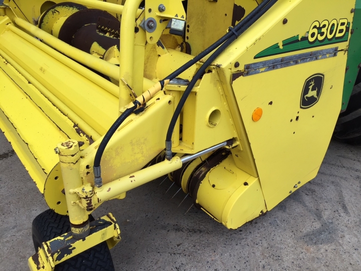 John Deere 7750i forager