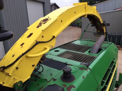 John Deere 7750i forager