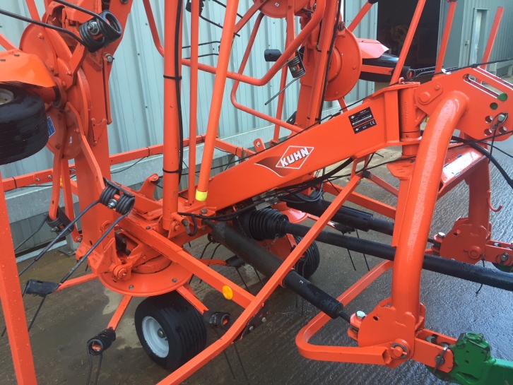 Kuhn GF 8702 Tedder