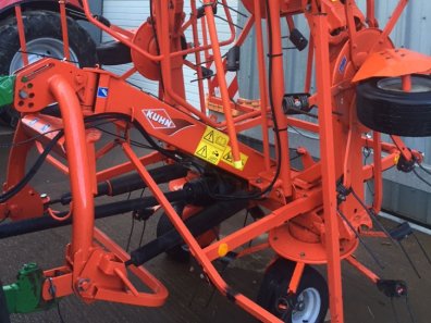 Kuhn GF 8702 Tedder