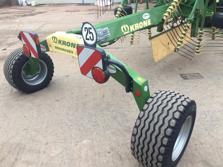 Krone Swadro TC880 Plus twin rotor rake