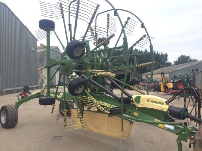Krone Swadro TC880 Plus twin rotor rake