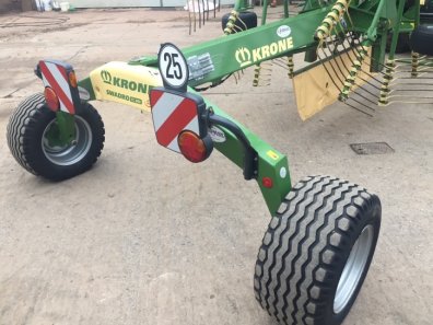 Krone Swadro TC880 Plus twin rotor rake