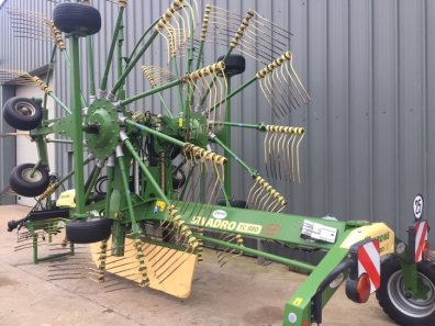Krone Swadro TC880 Plus twin rotor rake
