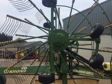 Krone Swadro TC880 Plus twin rotor rake