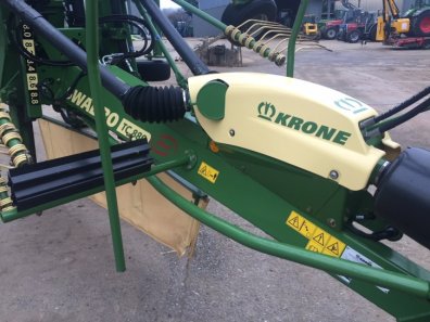 Krone Swadro TC880 Plus twin rotor rake