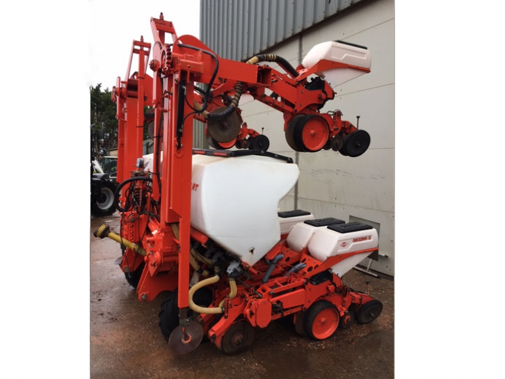 Kuhn Maxima 2 RT 8 row maize drill