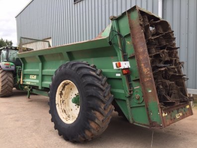 ECE 1500 dung spreader