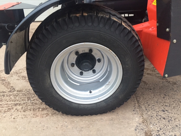Kuhn SW 4004 Intelliwrap bale wrapper