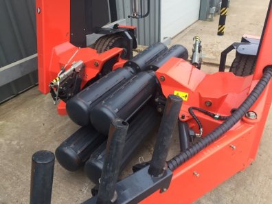 Kuhn SW 4004 Intelliwrap bale wrapper