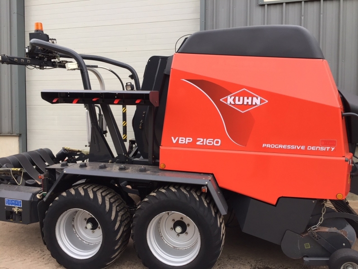 Kuhn VBP 2160 round baler wrapper