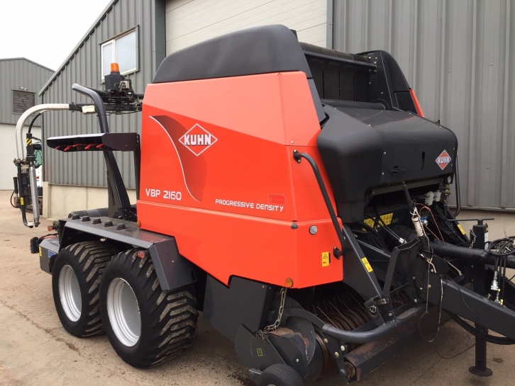 Kuhn VBP 2160 round baler wrapper