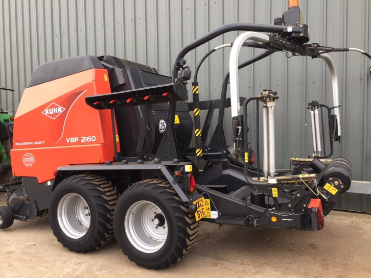 Kuhn VBP 2160 round baler wrapper