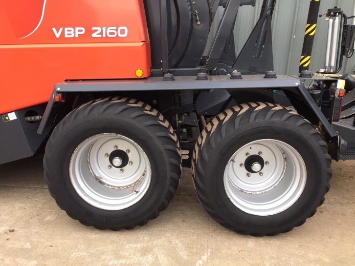 Kuhn VBP 2160 round baler wrapper