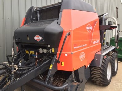 Kuhn VBP 2160 round baler wrapper