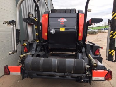 Kuhn VBP 2160 round baler wrapper