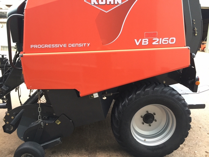 Kuhn VB 2160 round baler