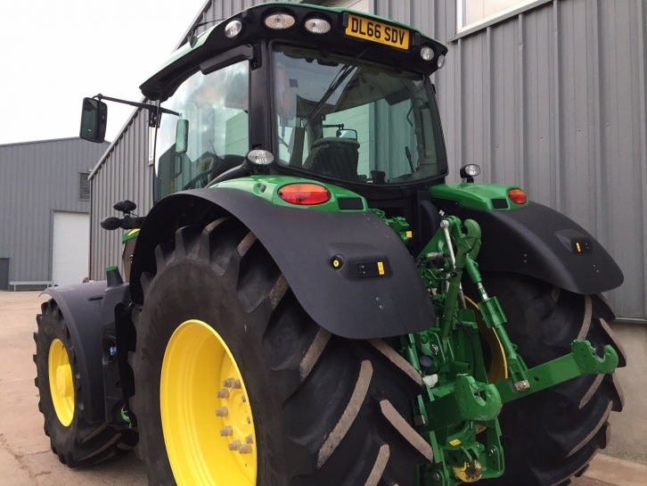 John Deere 6175R